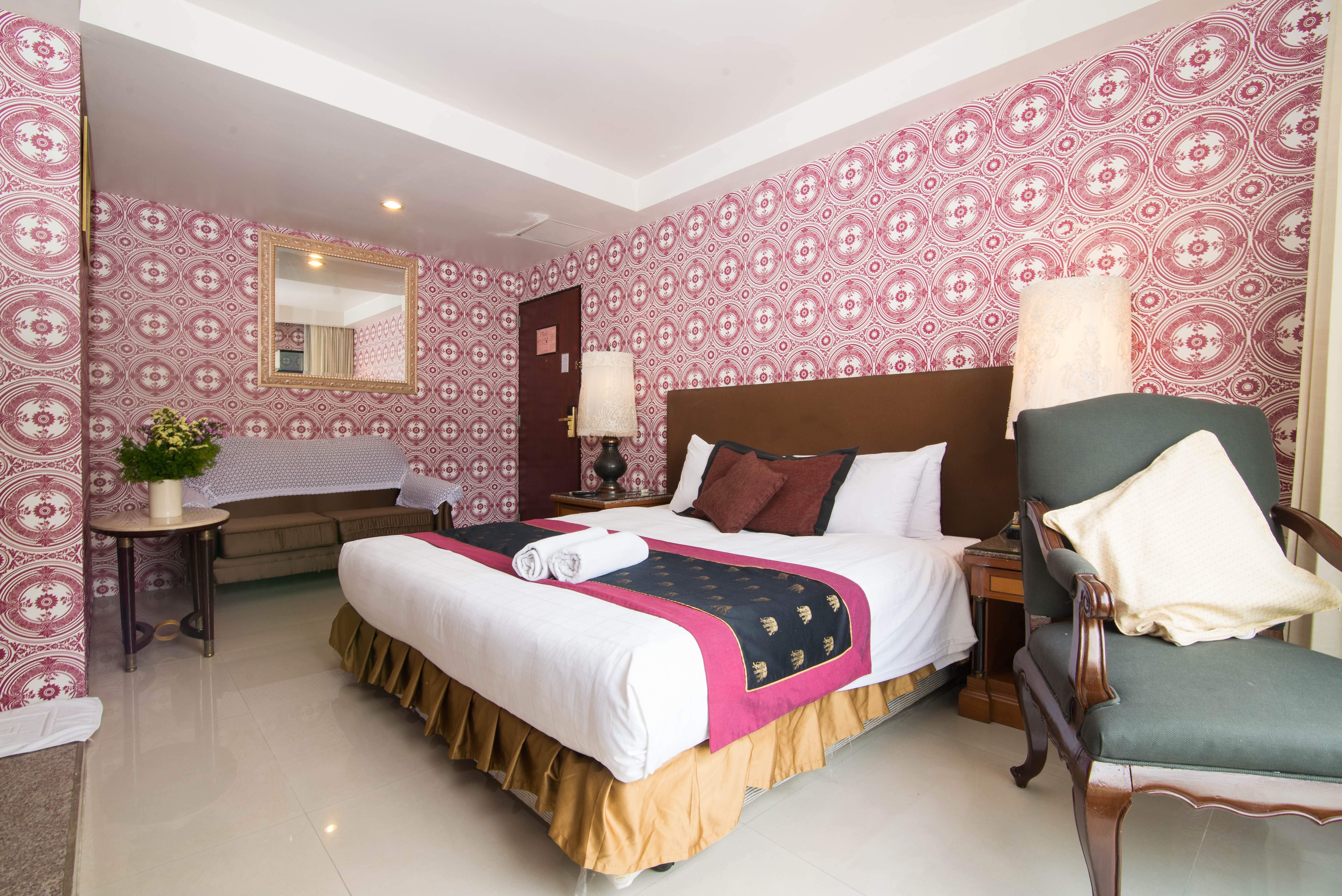 Diamond City Hotel Sha Certified Bangkok Exterior photo