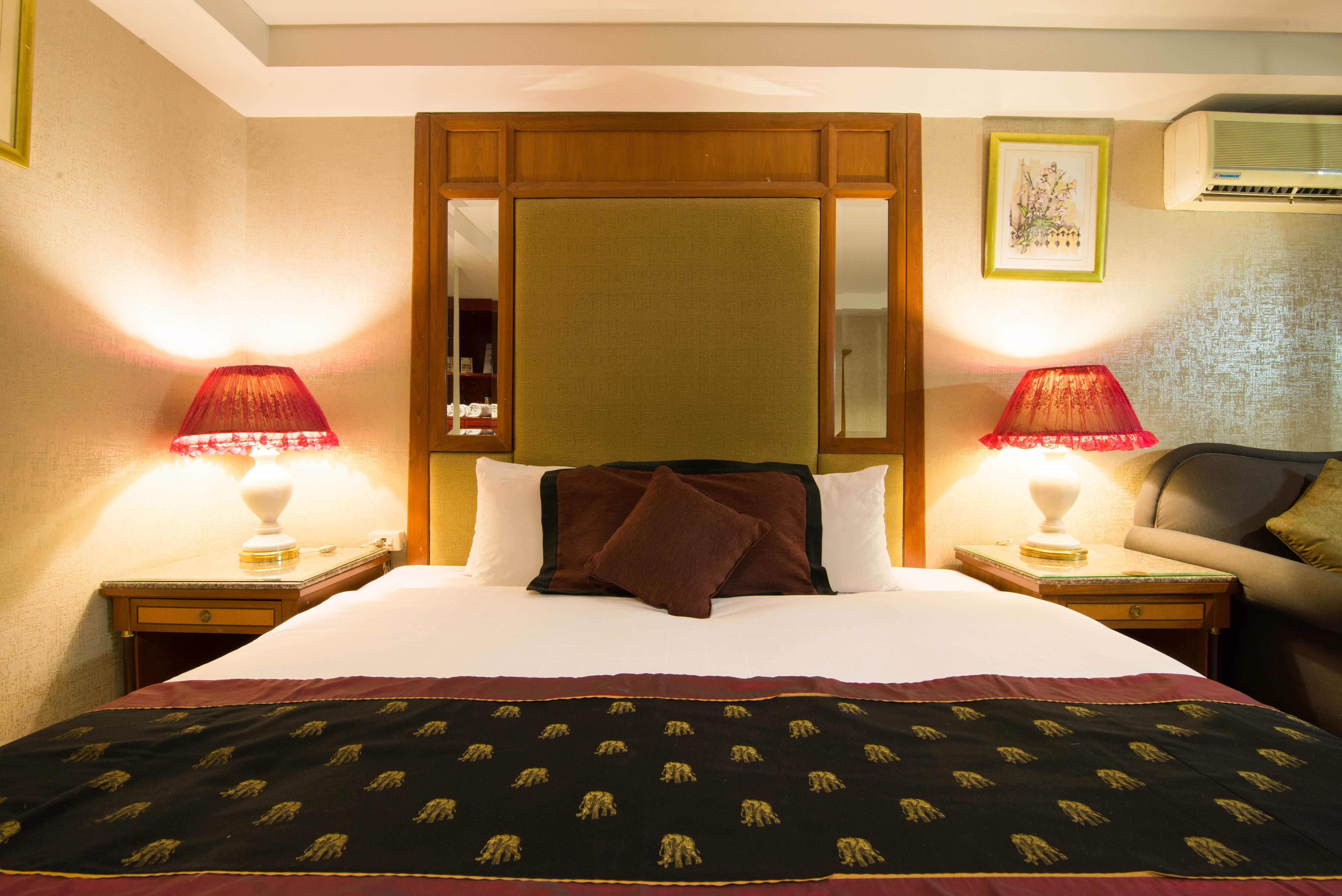 Diamond City Hotel Sha Certified Bangkok Exterior photo