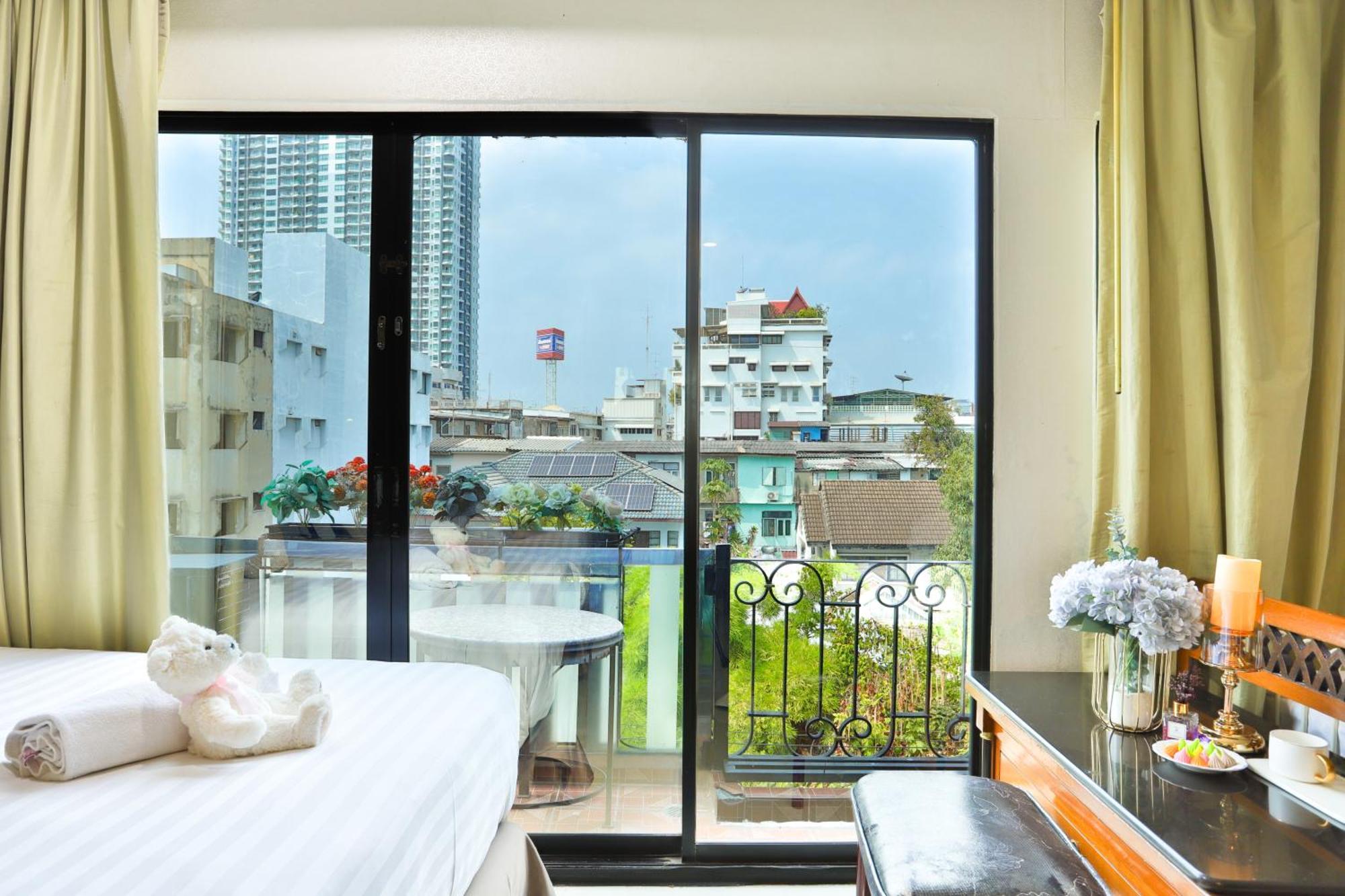 Diamond City Hotel Sha Certified Bangkok Exterior photo